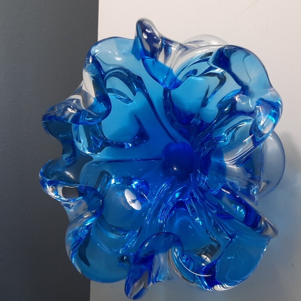Azure blue Art Glass Bowl - Picture 2 of 4